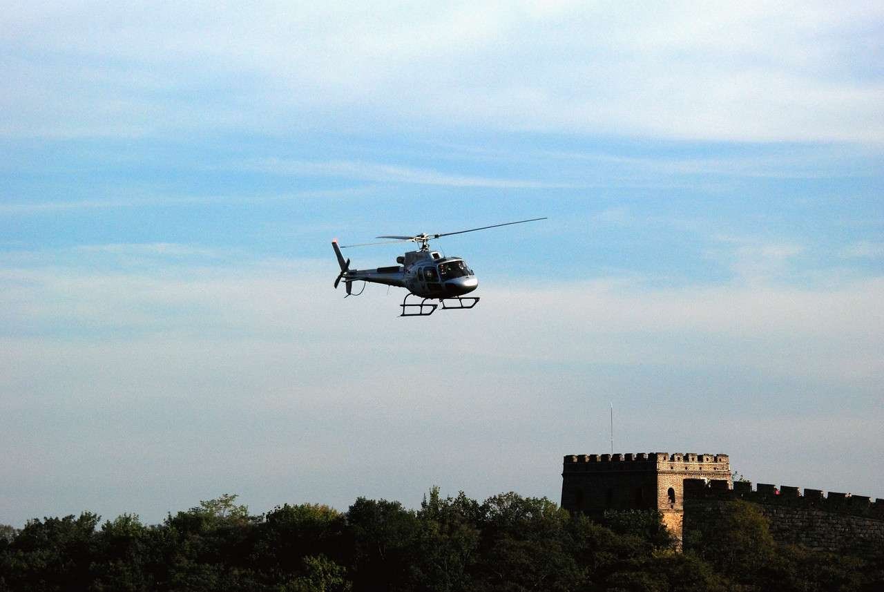 Helicopter-on-the-Great-Wall-X2